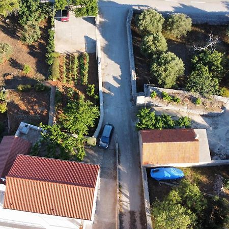 Betini Apartments - Authentic Island Escape Komiža Εξωτερικό φωτογραφία