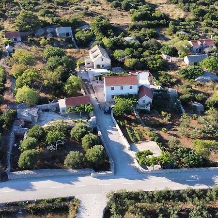 Betini Apartments - Authentic Island Escape Komiža Εξωτερικό φωτογραφία