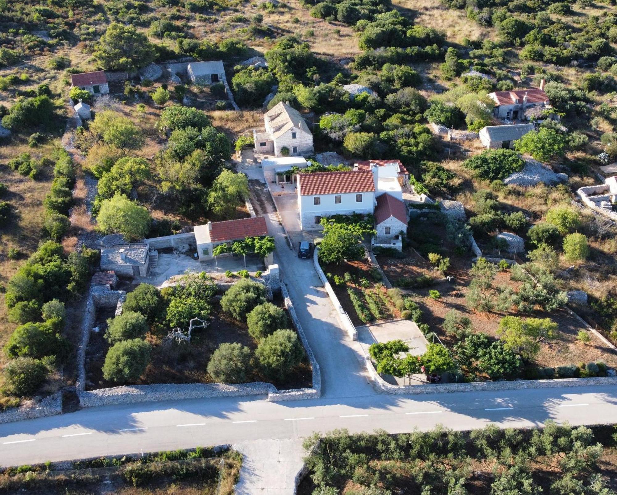 Betini Apartments - Authentic Island Escape Komiža Εξωτερικό φωτογραφία