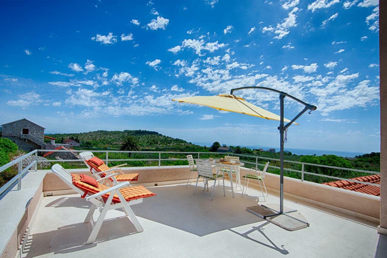 Betini Apartments - Authentic Island Escape Komiža Εξωτερικό φωτογραφία