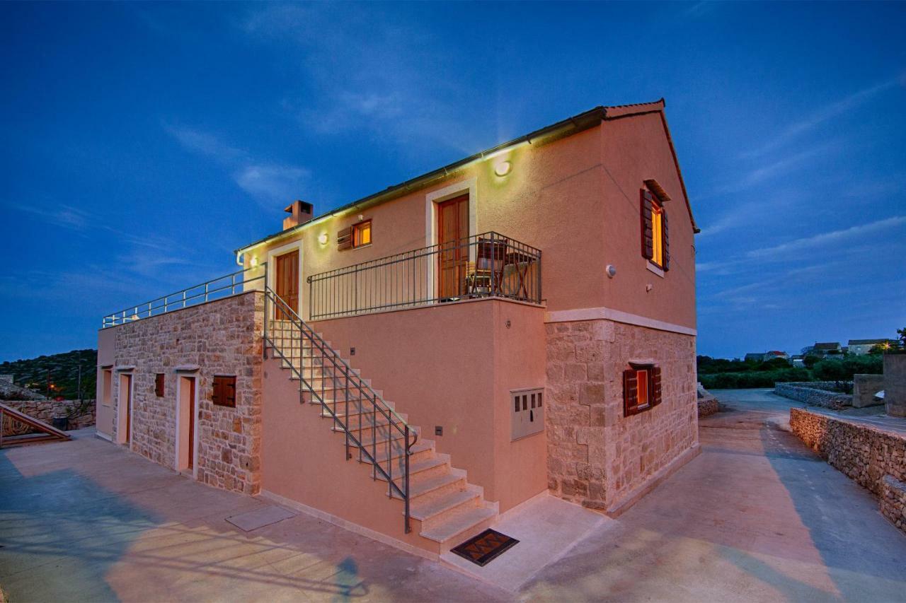 Betini Apartments - Authentic Island Escape Komiža Εξωτερικό φωτογραφία