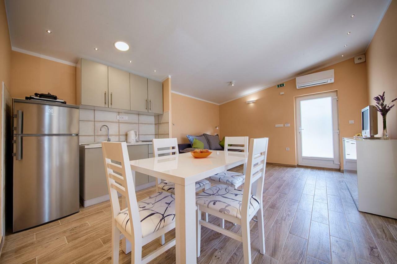 Betini Apartments - Authentic Island Escape Komiža Εξωτερικό φωτογραφία