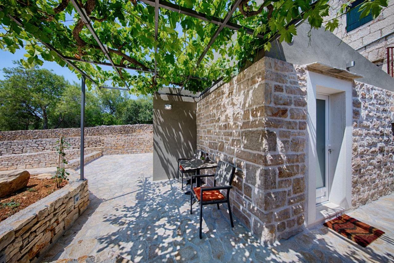 Betini Apartments - Authentic Island Escape Komiža Εξωτερικό φωτογραφία