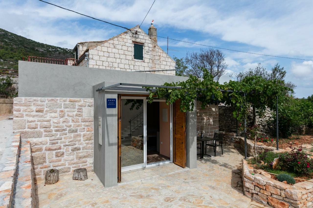 Betini Apartments - Authentic Island Escape Komiža Εξωτερικό φωτογραφία