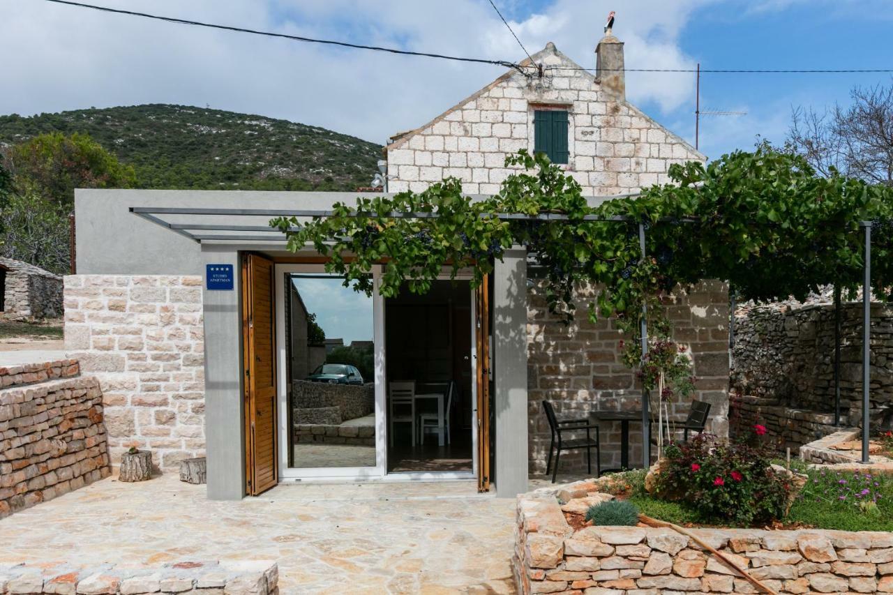 Betini Apartments - Authentic Island Escape Komiža Εξωτερικό φωτογραφία