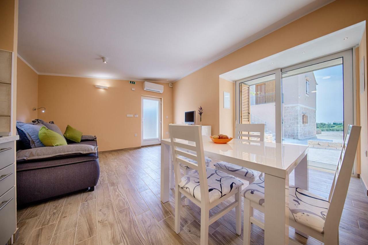 Betini Apartments - Authentic Island Escape Komiža Εξωτερικό φωτογραφία